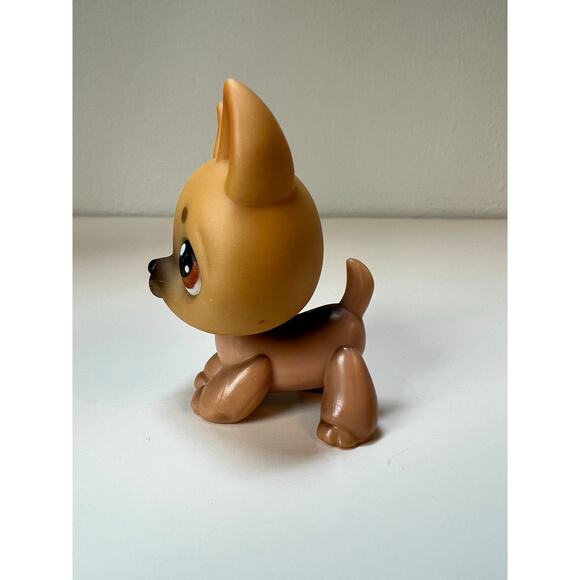Littlest Pet Shop LPS German Shepherd #61 G2 2004 Red Magnet - Picture 2 of 5